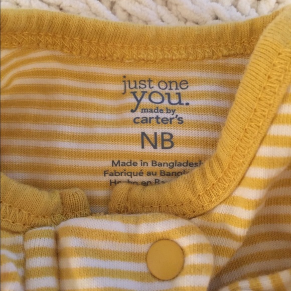 Bundle of 2 Newborn Onesies (Fleece not available) - Picture 4 of 5